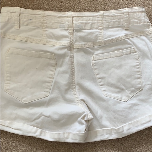 Off-white shorts, Marks Work Warehouse sz 6 - Picture 2 of 6